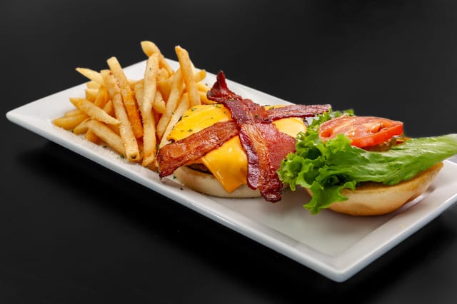 CLASSIC BACON CHEESEBURGER.